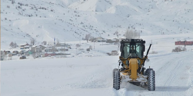 Erzurum ve Ardahan'da 53 köye ulaşım sağlanamıyor