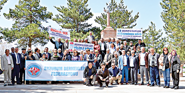 Diaspora acıları kullanıyor