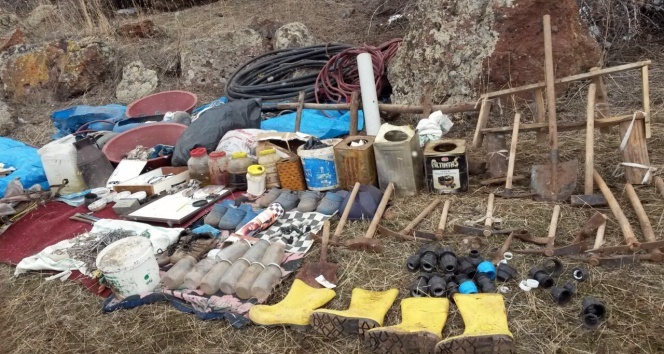 Erzurum'da 4 sığınak imha edildi