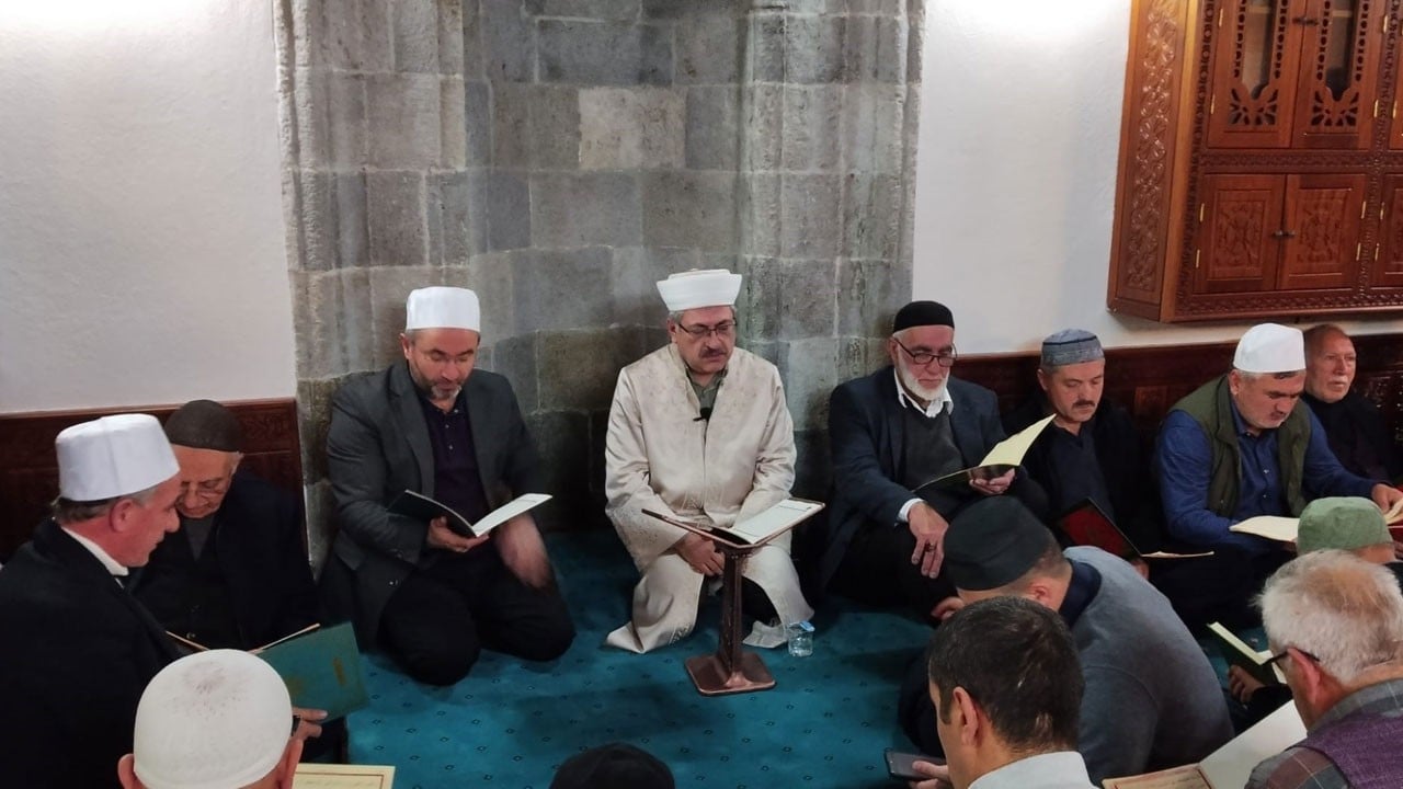 Erzurum’da 5 asırlık 1001 Hatim geleneği sürüyor