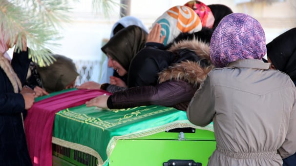 Erzurum’da balkondan düşen liseli kız hayatını kaybetti