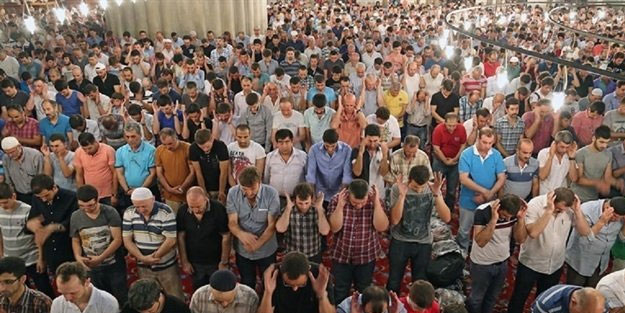 Erzurum’da bayram namazı saat kaçta kılınacak? Erzurum 2022 Ramazan Bayram namaz vakitleri: