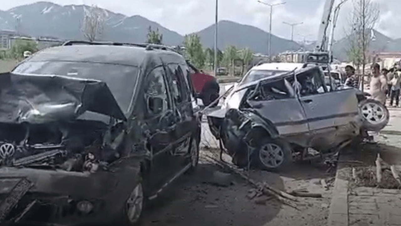 Erzurum'da beton mikseri önüne geleni biçti!