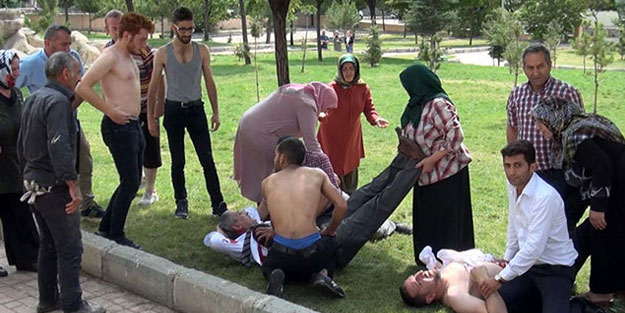 Damadın da aralarında bulunduğu bahşiş zarfı kavgasında 4 kişi bıçaklandı