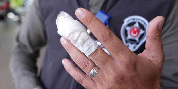 Erzurum'da doktora saldırı! Güvenlik görevlisi bıçakla yaralandı