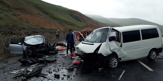 Erzurum’da feci kaza: 1’i çocuk 5 kişi öldü