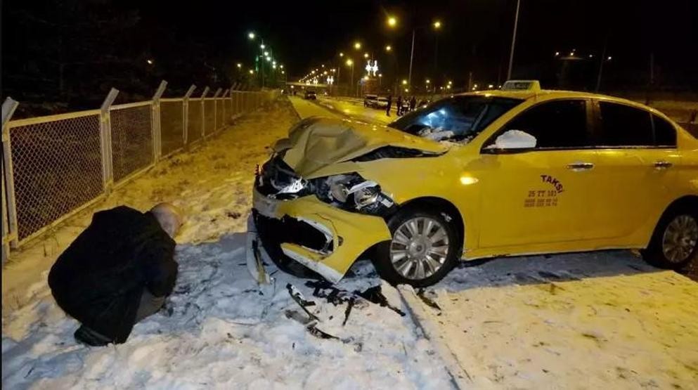 Erzurum'da feci kaza! 30 araç birbirine girdi