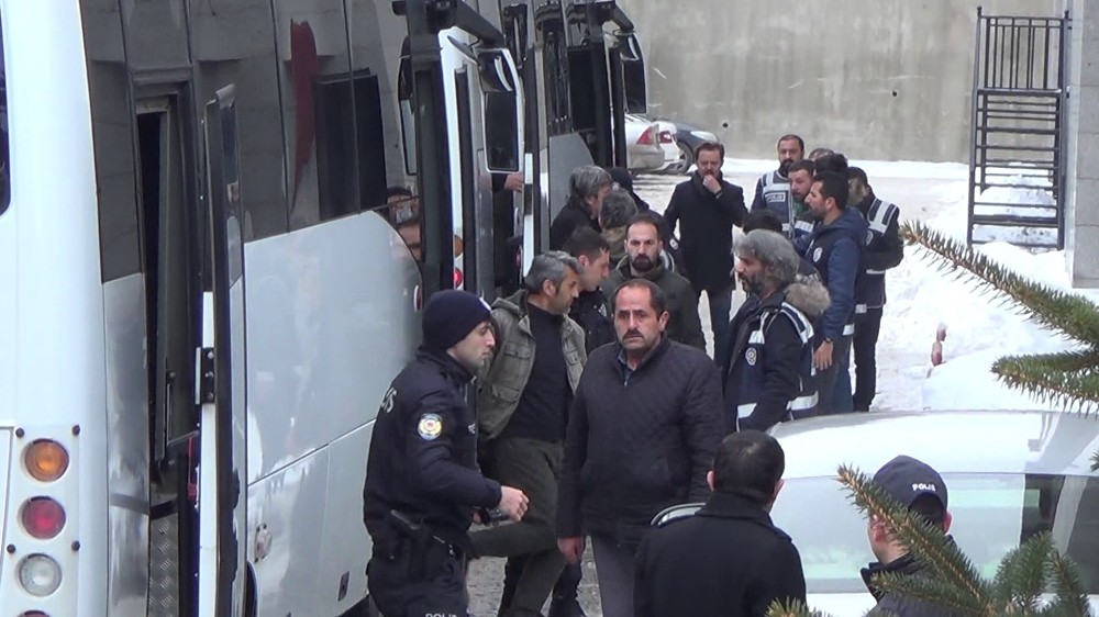 Erzurum’da FETÖ operasyonu: 17 polis memuru gözaltına alındı 