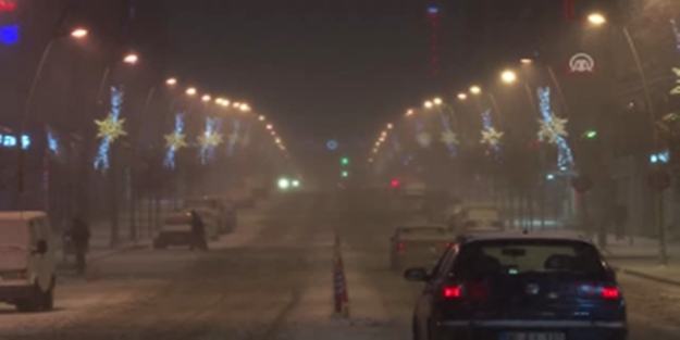 Erzurum'da kar yağışı etkili oldu!