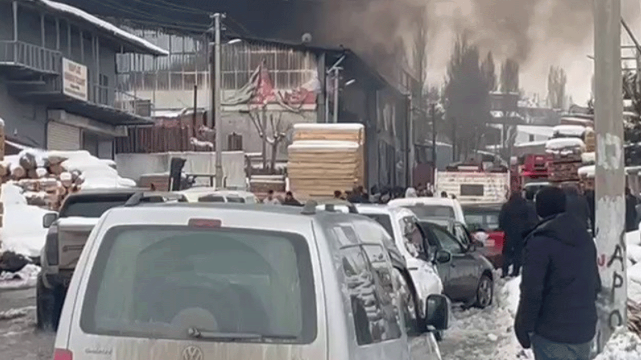 Erzurum'da kereste fabrikasında patlama!