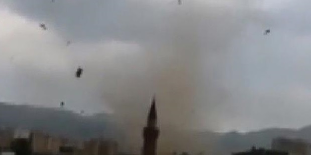Erzurum’da korkutan hortum! Önüne ne kattıysa götürdü