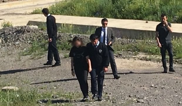 Erzurum’da liseli kızın hayatını polis son anda kurtardı