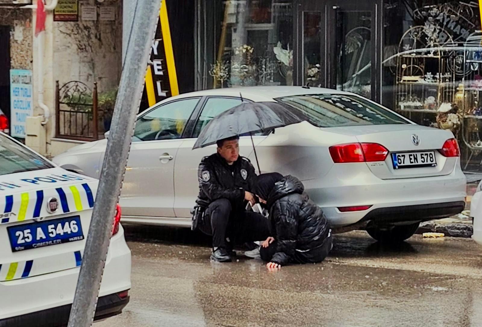 Erzurum’da polisin hareketi yüreklere dokundu!