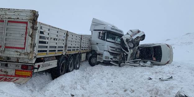 Erzurum'da zincirleme kaza: Yaralılar var