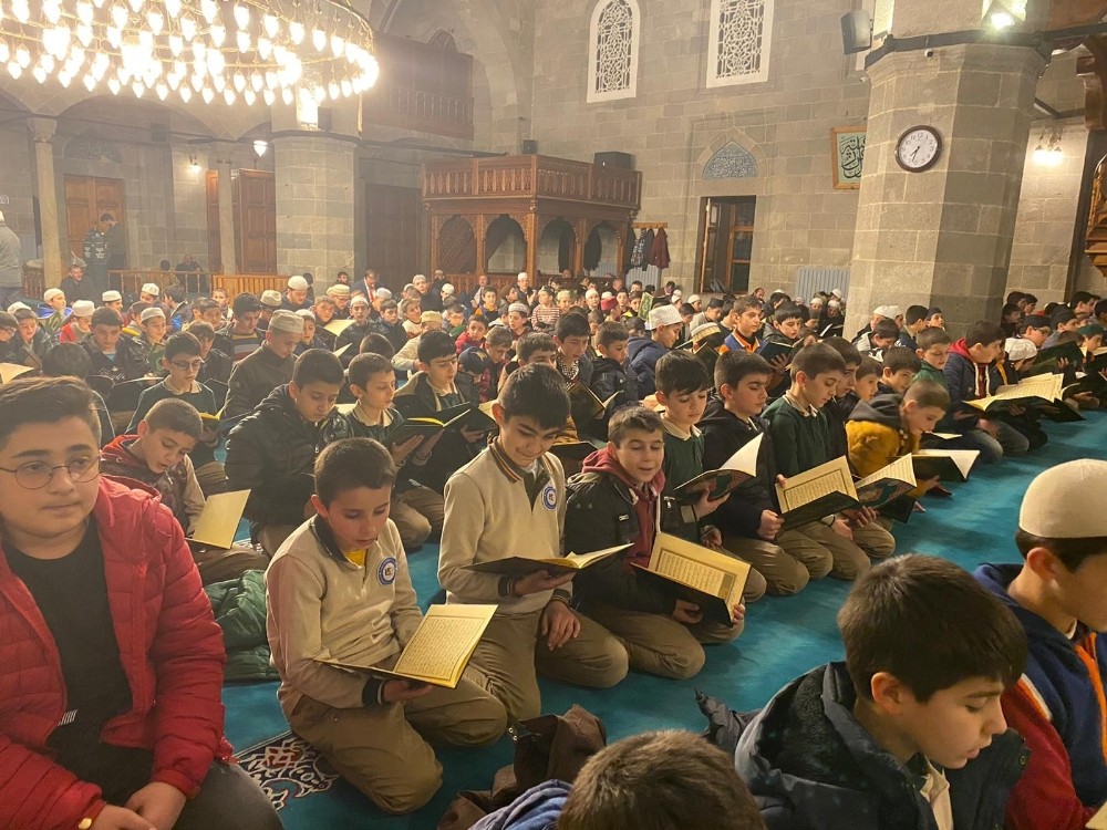 Erzurum’dan 38 İdlip şehidine 38 Hatim 