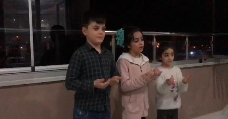 Erzurumlu minikler ‘Korona’ya karşı dua etti 