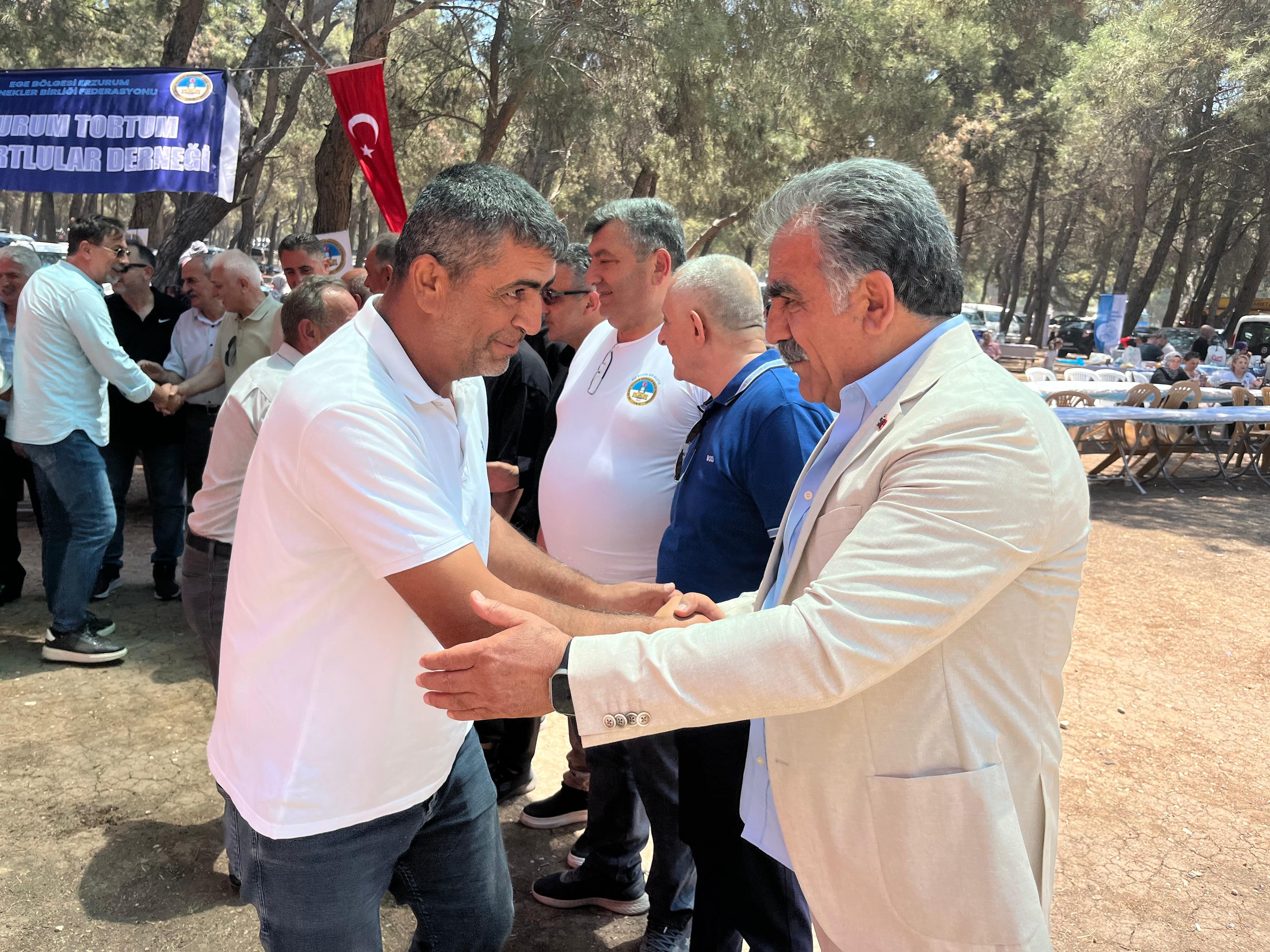 Erzurumlular İzmir'deki piknik şöleninde bir araya geldi