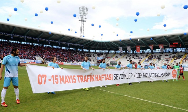 Erzurumspor 2. Lig'e yükseldi