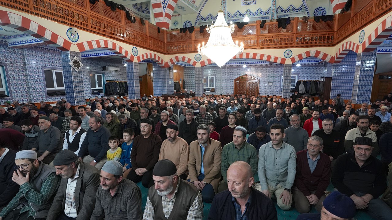 Erzurum’un asırlık geleneği: Teravih namazından sonra "İşfe'lena Duası"