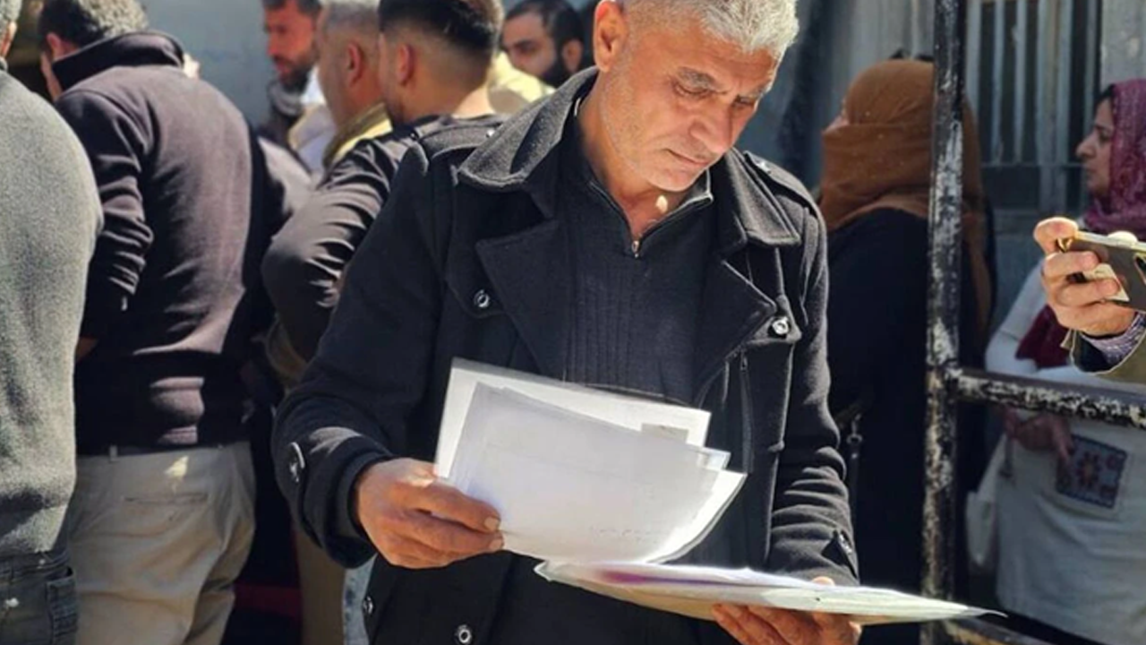 Esad kendi topraklarında kimliksiz bırakmıştı: Suriye Kürtleri için vatandaşlık süreci başladı
