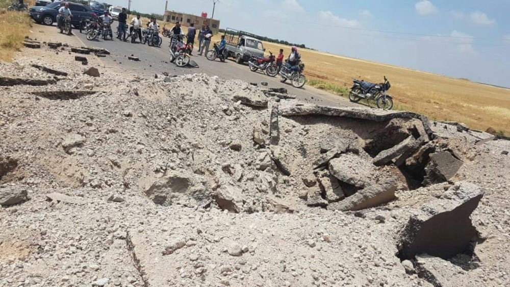 Esad rejimi askerleri taşıyan otobüsün geçişi sırasında patlama: 3 ölü, 16 yaralı 