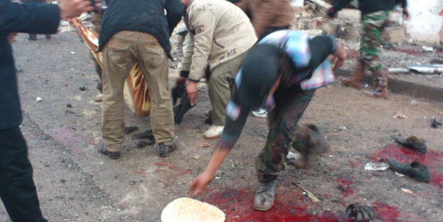 Esad uçakları ekmek dağıtılan yeri bombaladı