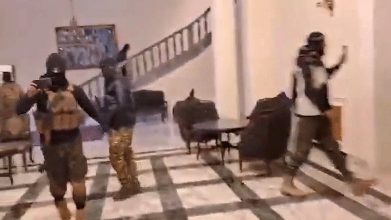 Esad'ın sarayı basıldı!