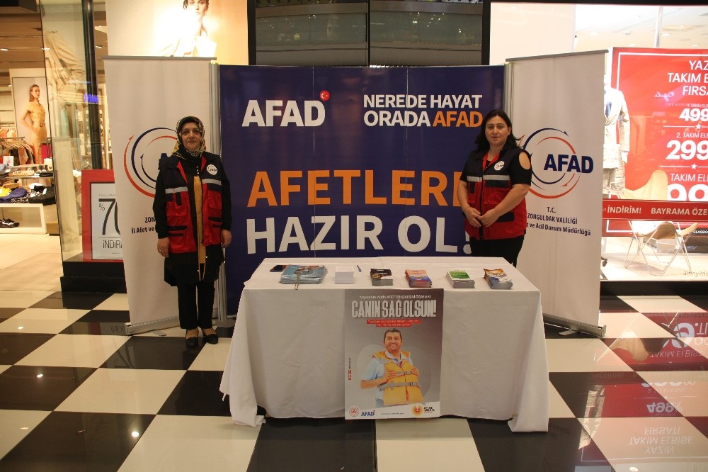 Esas 67 Burda AVM’de afet risklerini azaltmayı anlattılar 