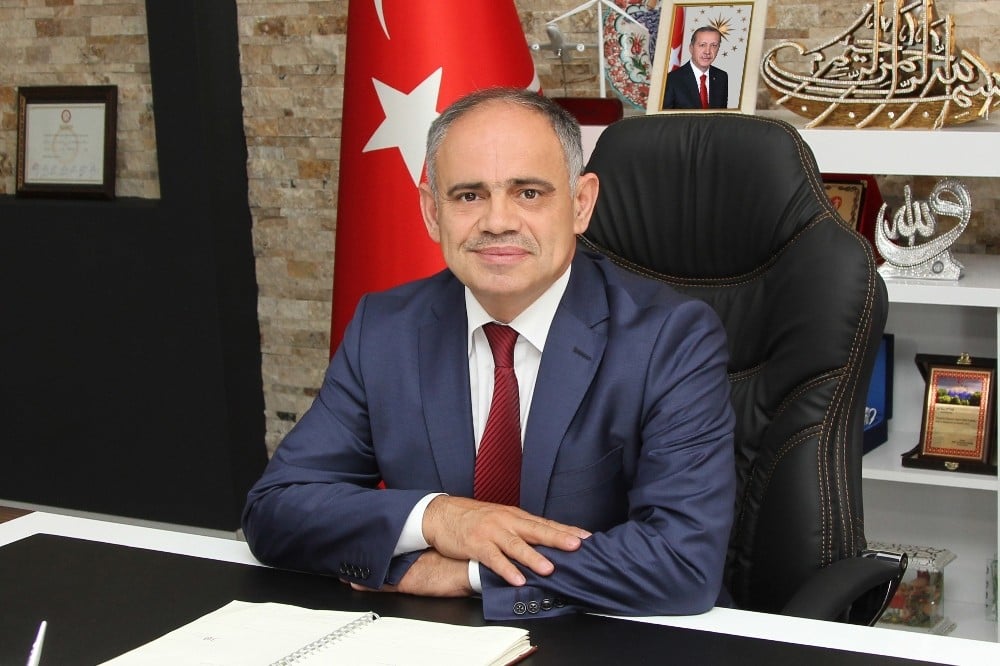 Esat Öztürk: 