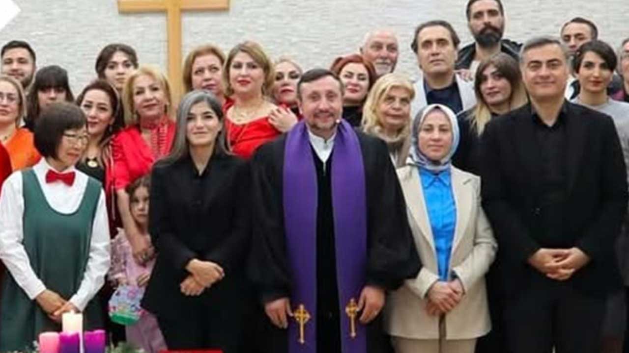 Eşbaşkanlar Noel kutlamasında