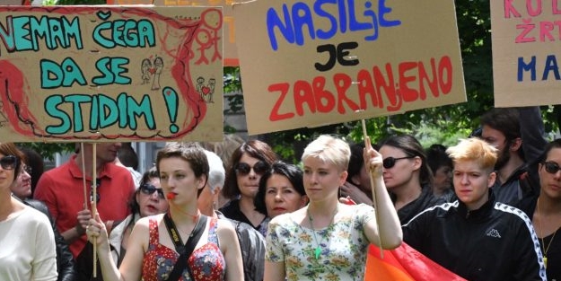 Eşcinsel sapkınlardan Bosna'yı bataklığa çekme girişimi!