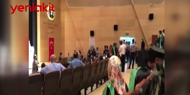 Eşcinsel seviciler sahneye çıktı! Kocaeli Üniversitesi Tıp Fakültesi'nin mezuniyet töreninde 'Madımak' provokasyonu