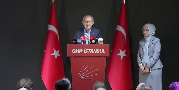 Eşcinsellerin 'kardeşi' bir başörtülü! Kılıçdaroğlu'nun 'helalleşme' tiyatrosunda konuşturuldu