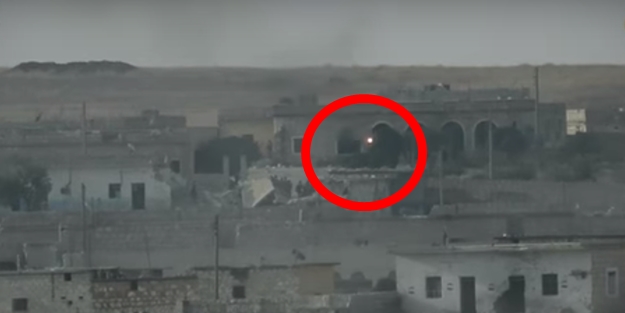 Esed askerleri böyle vuruldu (video)