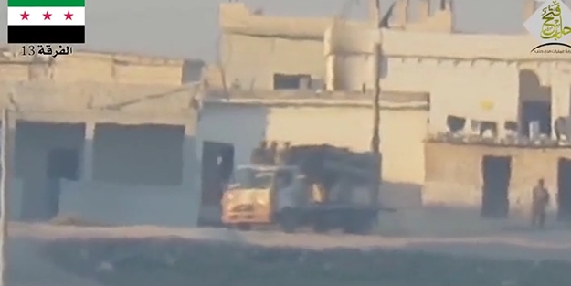 Esed askerleri böyle havaya uçtu - VİDEO