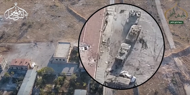 Esed askerleri kaçarken Tank'ın altında kaldı