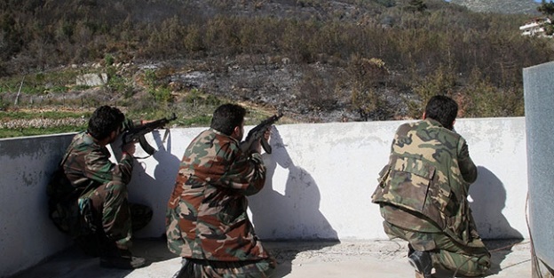 Esed birliklerinden Lazkiye'ye saldırı