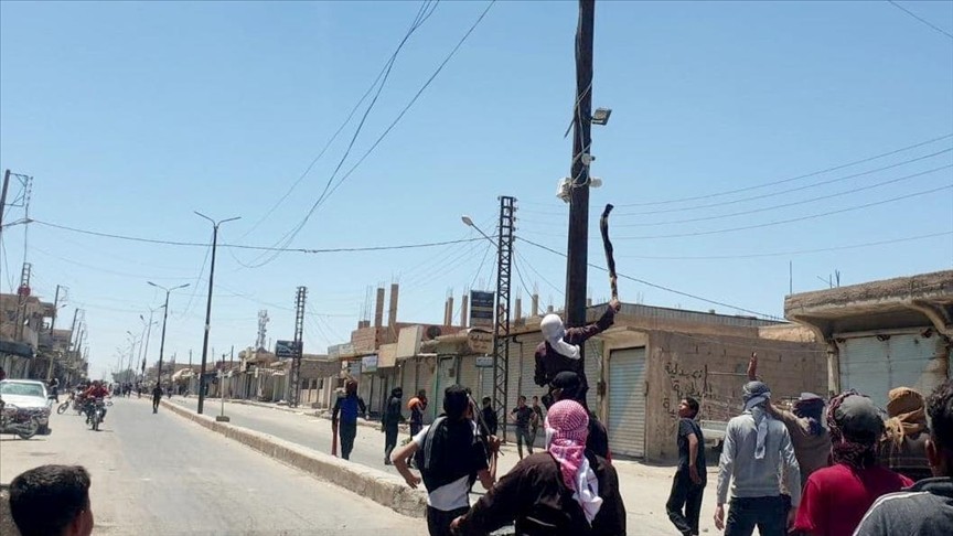 Esed devrildiği için üzüldünüz mü? Devrim kutlamalarına PKK engeli