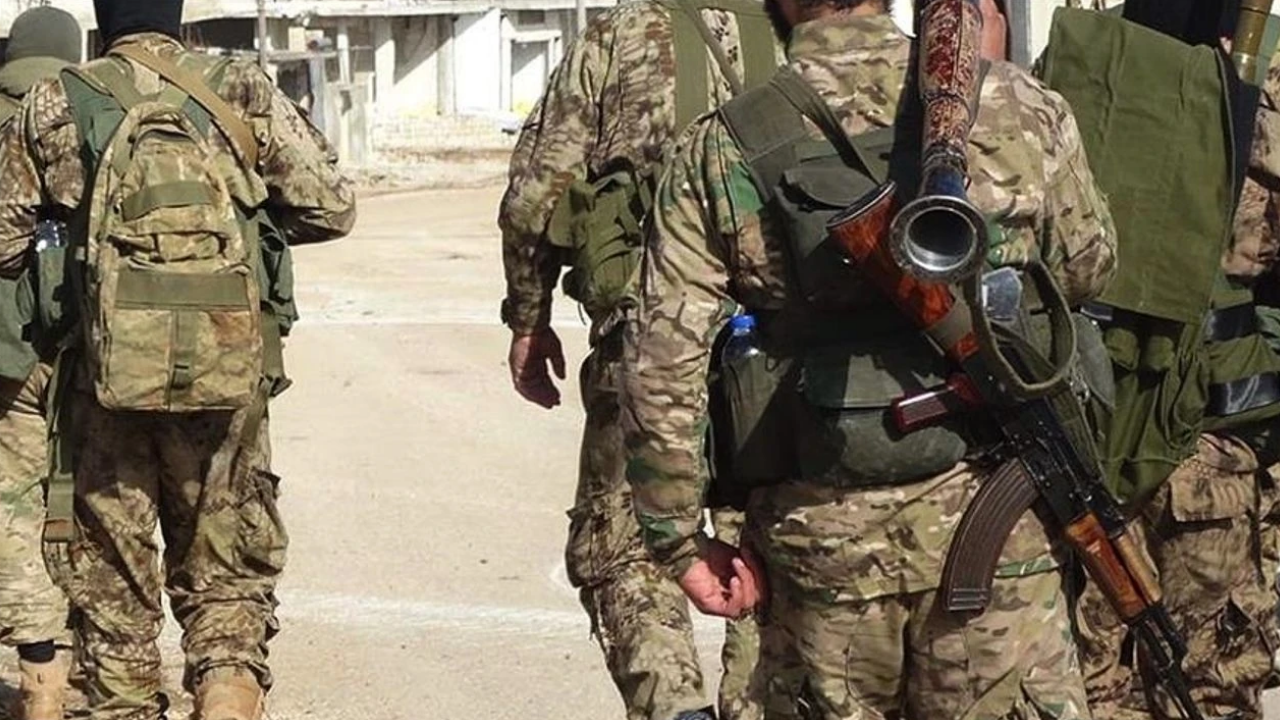 Esed rejimi askerleri Suriye’ye iade edildi!