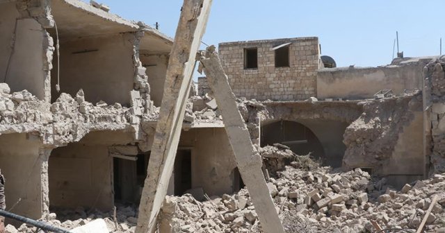 Esed rejiminin 'varil bombalı' saldırısında 7 kişi öldü