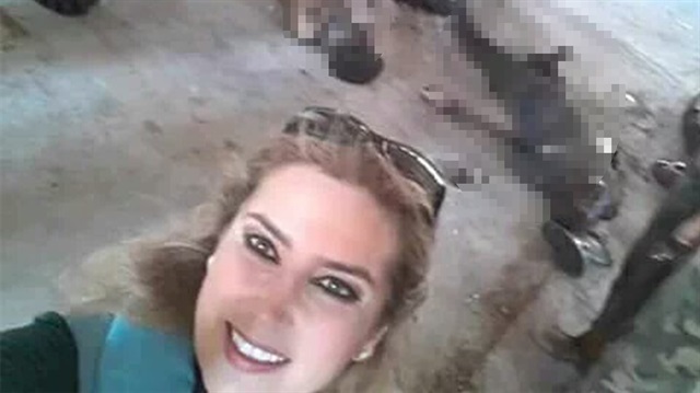 Esed yanlısı muhabirden zulmün selfiesi!