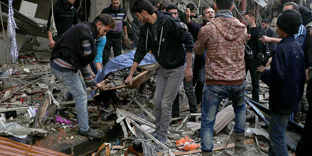 Esed yine sivilleri katletti: 10 ölü