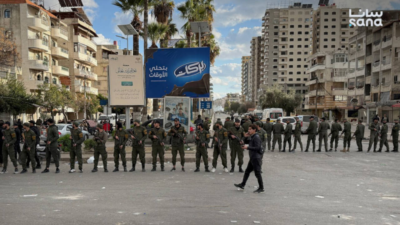 Esed'in artıklarına nefes aldırmak yok: Suriye ordusu Lazkiye ve Tartus'a konuşlandı