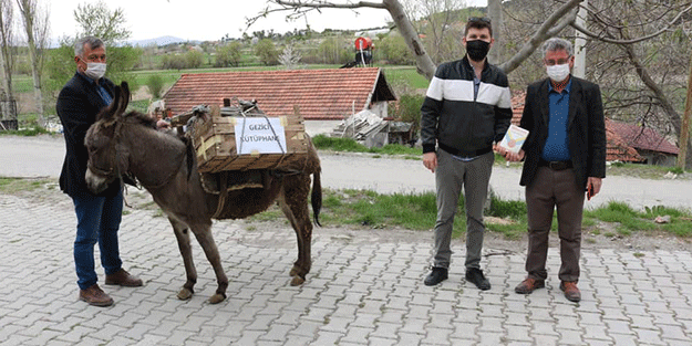 Eşekli kütüphane büyük ilgi görüyor