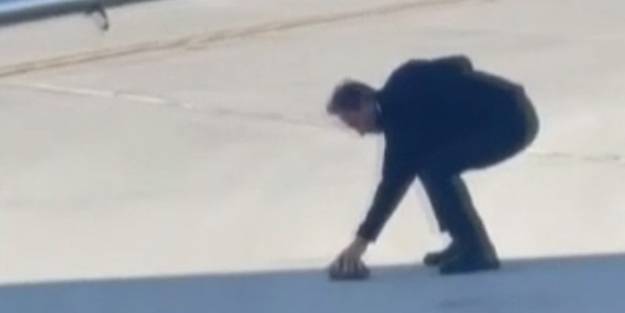 Esenboğa Havalimanı'nda ilginç anlar! Uçağa binen pilot, pistte son anda fark etti