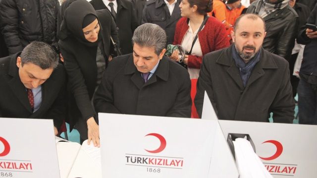 Esenler ülkesi için kan veriyor