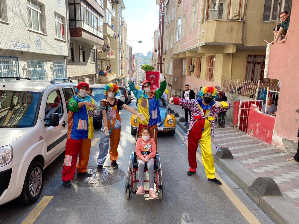 Esenler’de çocuklara bayram eğlencesi 