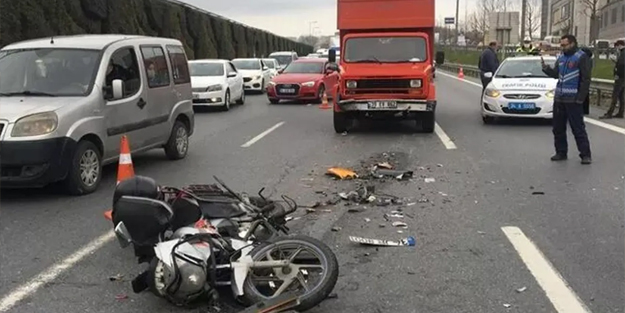Esenler'de zincirleme trafik kazası: Yaralılar var