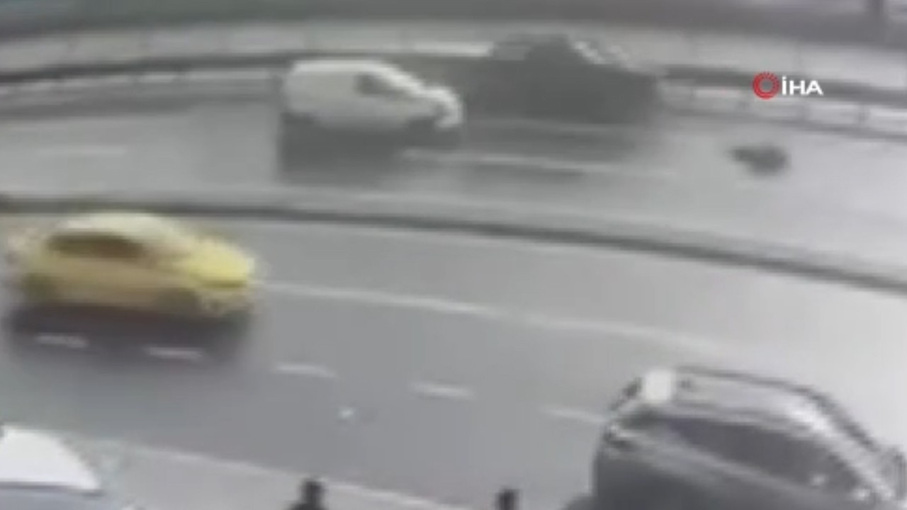 Esenyurt E-5’te otomobilin çarptığı doktor yaşamını yitirdi