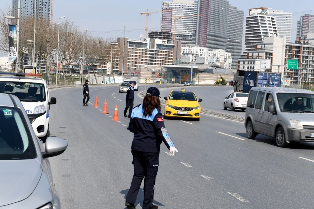 Esenyurt zabıtasından ticari taksilere tek-çift plaka denetimi 